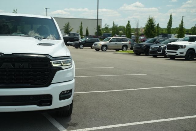 2026 RAM Ram 1500 RAM 1500 LIMITED CREW CAB 4X4 5'7' BOX