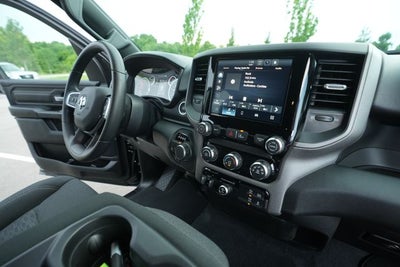 2026 RAM Ram 1500 RAM 1500 EXPRESS CREW CAB 4X4 6'4' BOX